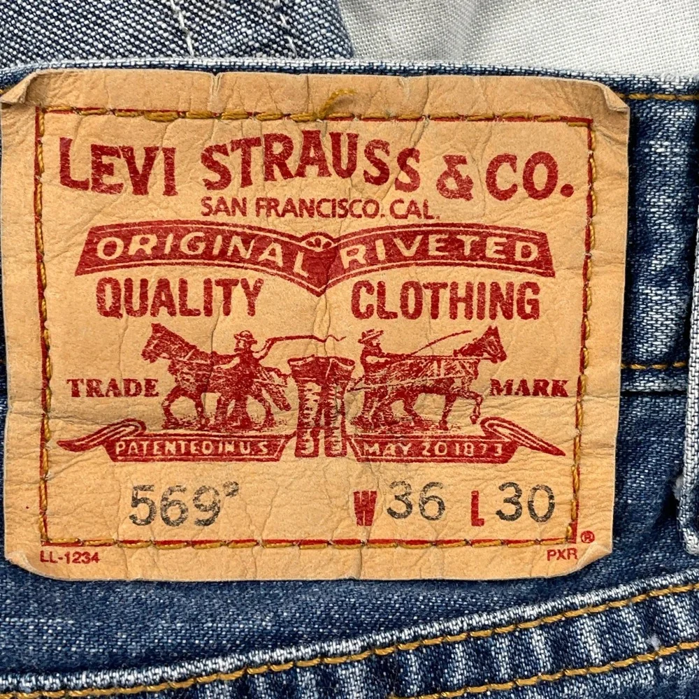 Levi's Jeans Mens 36x30 Blue 569 Loose Straight Leg Denim Casual Classic